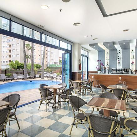 Hotel Cibeles Playa Gandia - Cafetería y Piscina